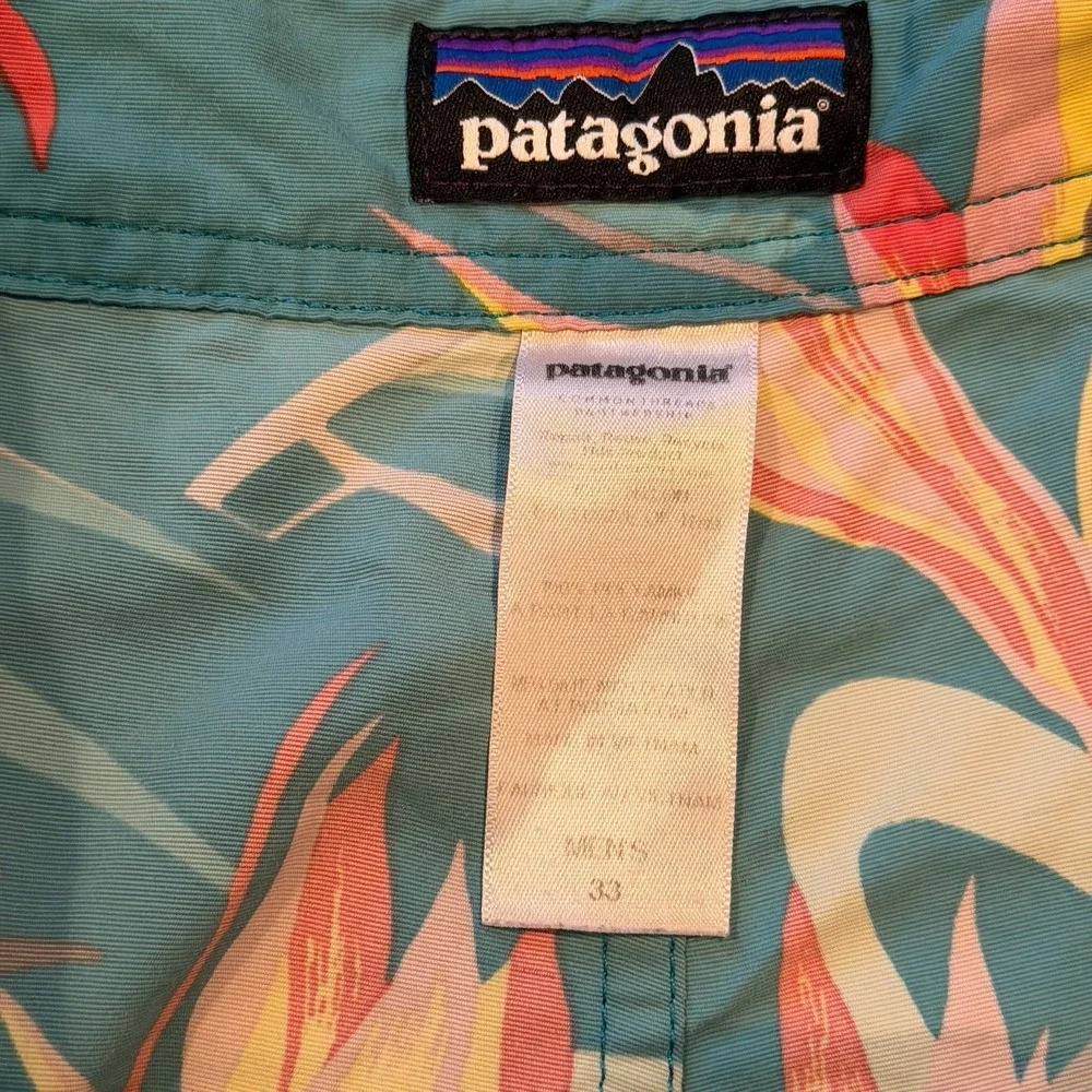 Patagonia Wavefarer Board Shorts Men's 33 Bird of Paradise Floral Swim Trunks